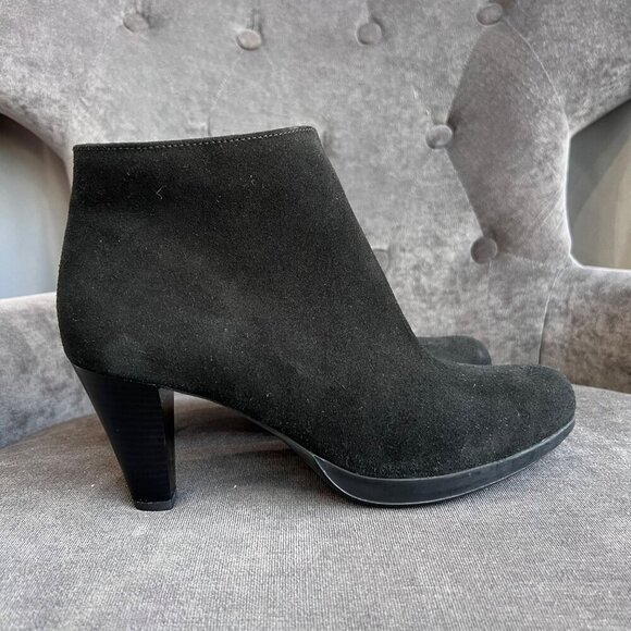 La Canadienne Women’s Oliver Waterproof Suede Booties – Size 9M Black - Picture 3 of 11